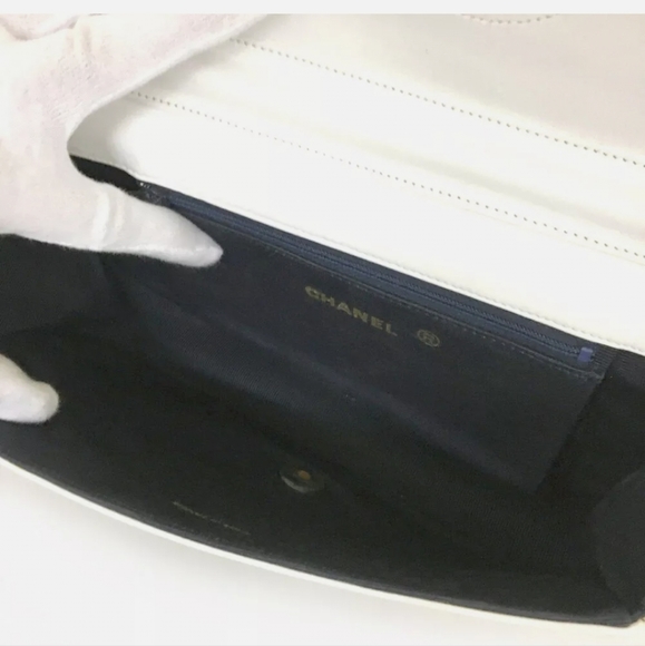 Chanel Vintage Half Moon Flap Bag - Picture 8 of 11